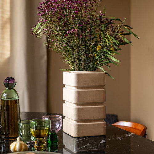 مزهرية سيراميك دونا كريمي أبيض