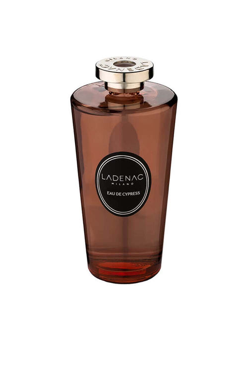 أوربان سينسيز روز جولد أو دي سيبرس ريد الناشر