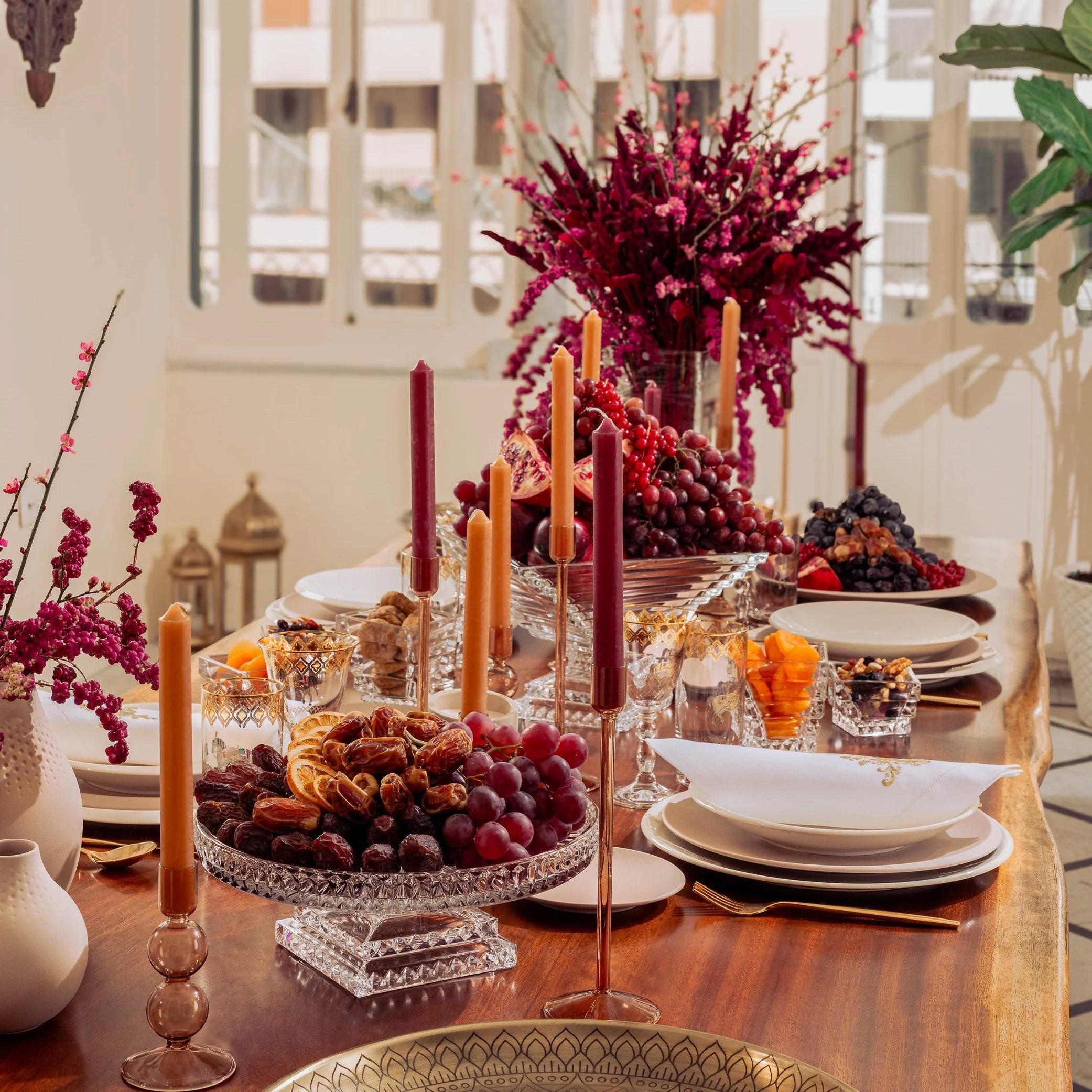 Spiral Round Crystal Tray with Foot 30cm – Clear