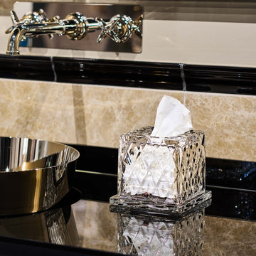 حامل مناديل مربع شفاف بقاعدة