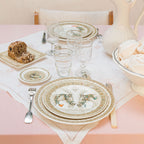 طقم من كوبين شاي وصحن - ويند هورسز