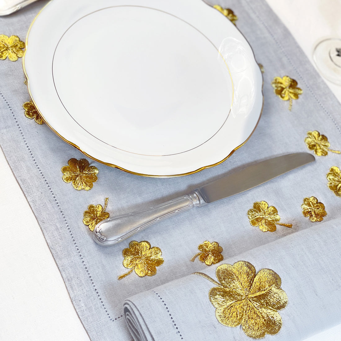 Golden Clover Placemats, Set of 4, Pearl