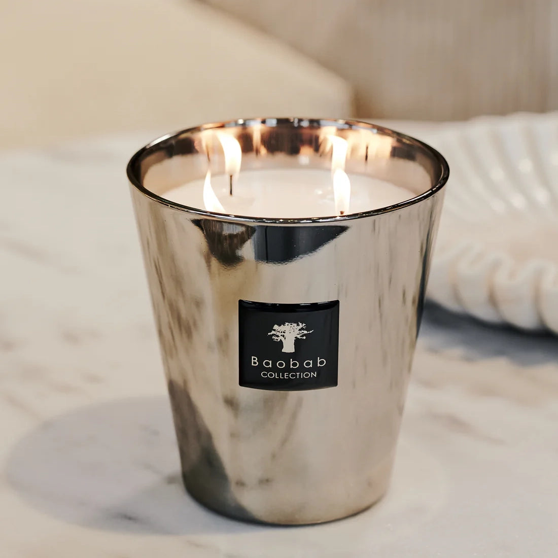 Les Exclusives Platinum 4-Wick Scented Candle, 1.1kg