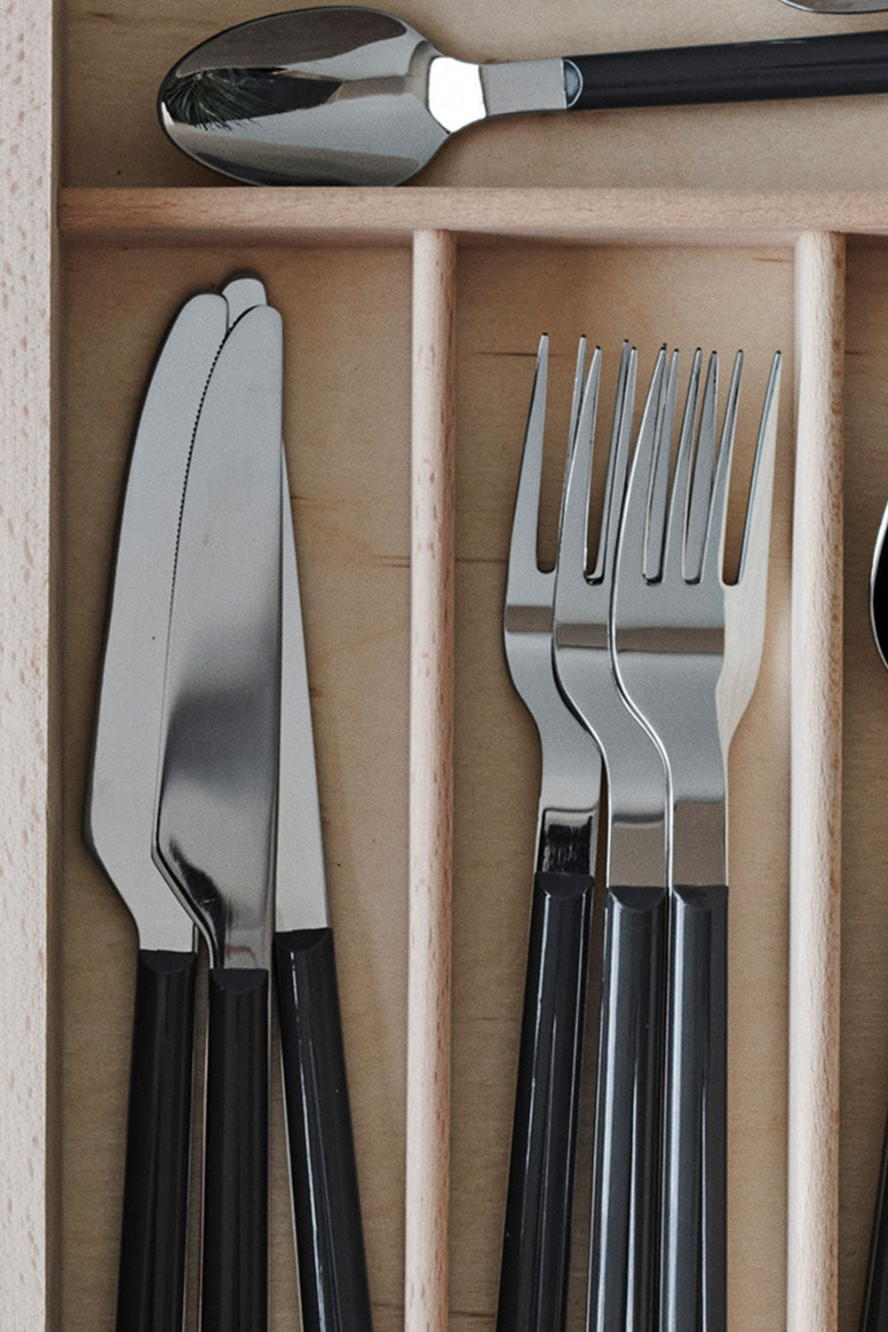 Bistro 16 Pcs Cutlery Set, Grey - Maison7
